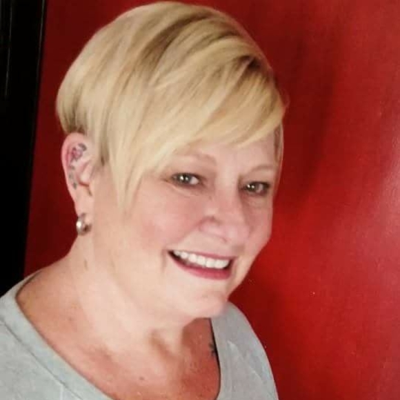 Meet your Posher, Sharon - Picture 1 of 1